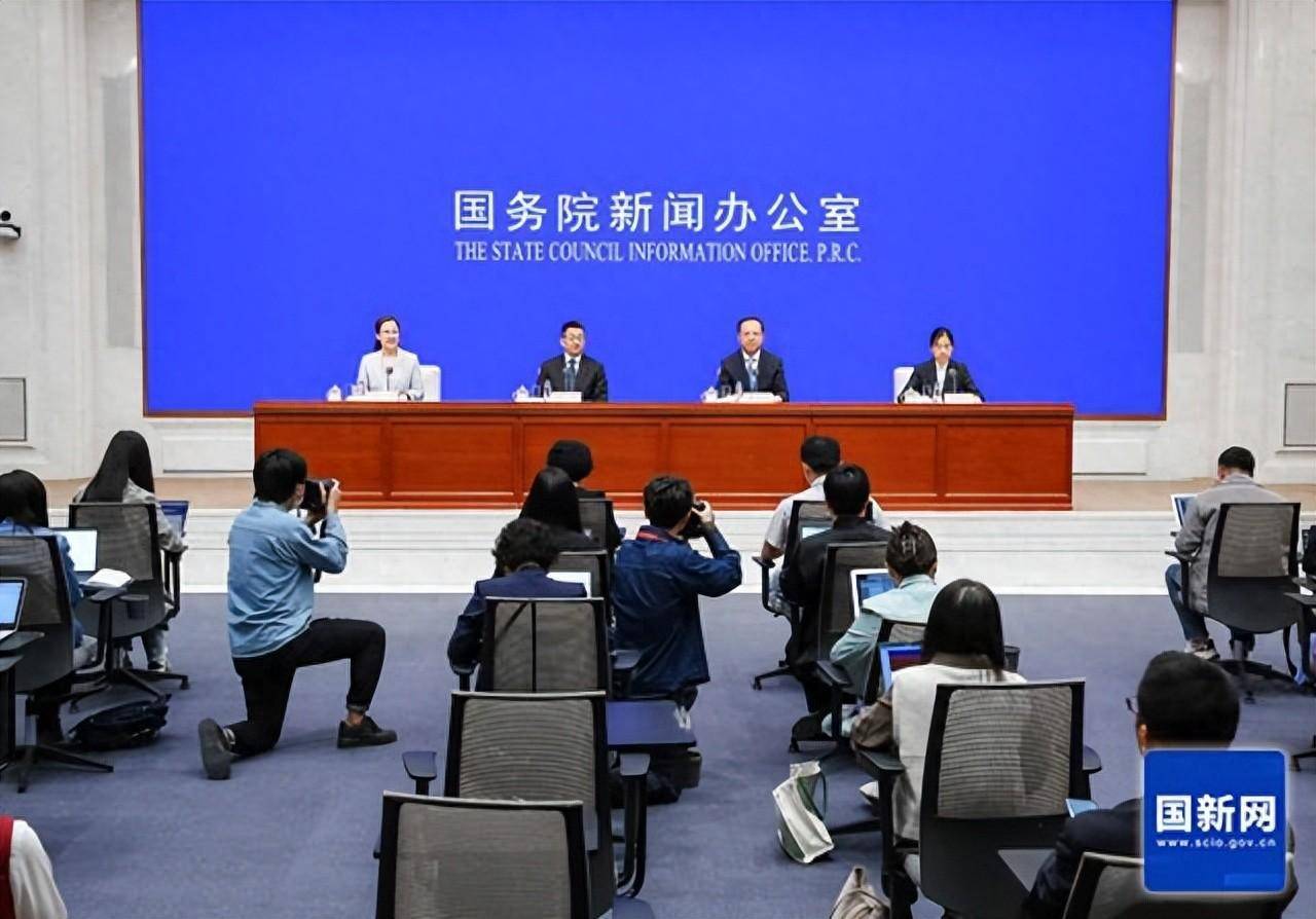 交通运输部：鼓励各地巡游车、网约车驾驶员从业资格“两证合一”