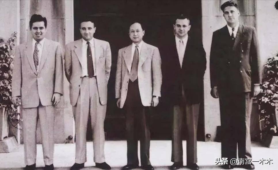 50年代，钱学森在美国时待遇怎么样？知道他的收入以后，由衷钦佩