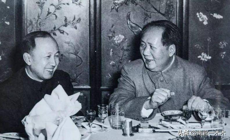 50年代，钱学森在美国时待遇怎么样？知道他的收入以后，由衷钦佩