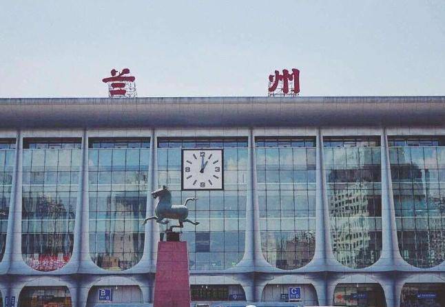 程鹏：立下4次一等功，荣誉证书重达7公斤，如今待遇怎么样？