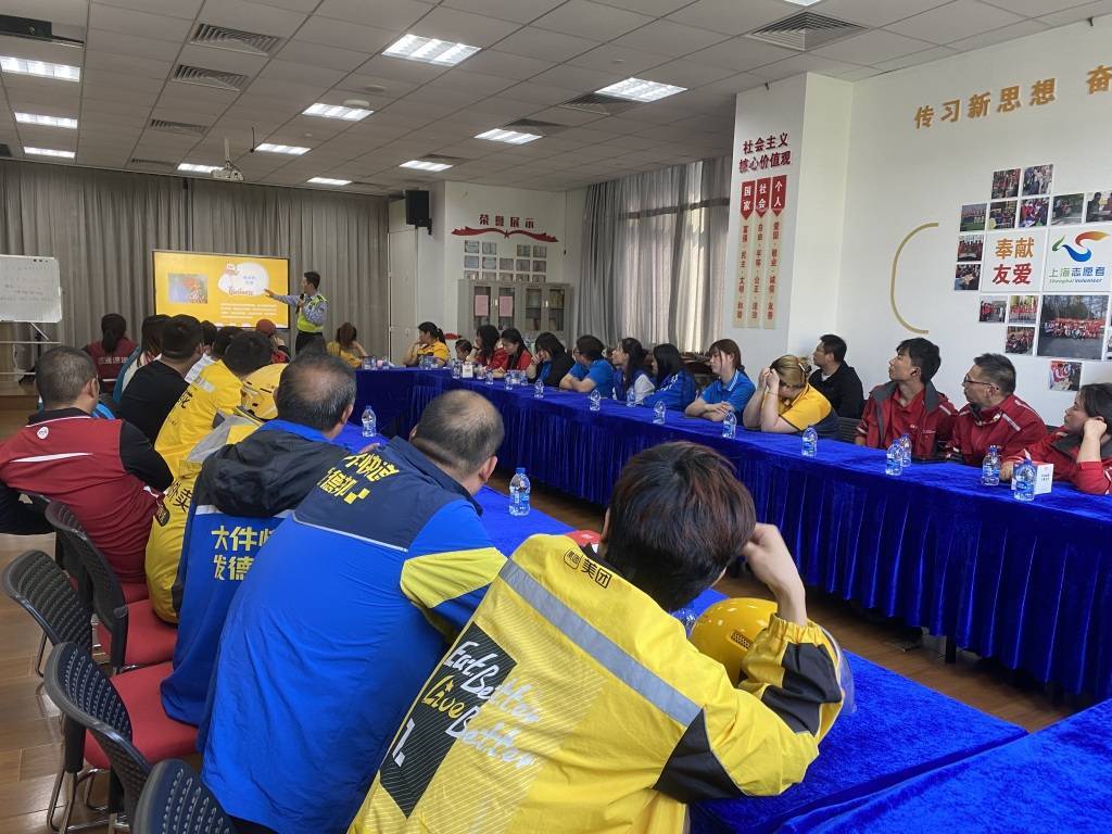 三色“交通安全码”关联从业资格，上海的快递外卖骑手感受如何
