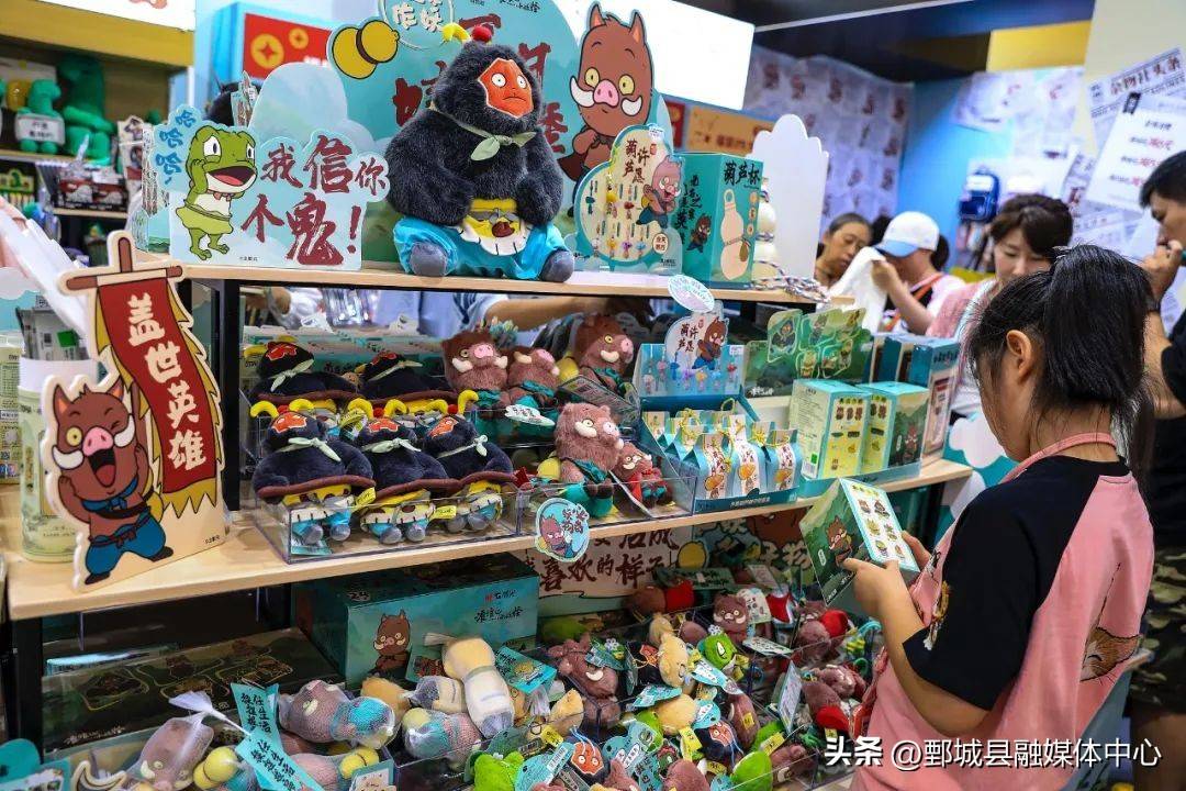 看完电影买周边！千亿级市场的“破圈”逻辑