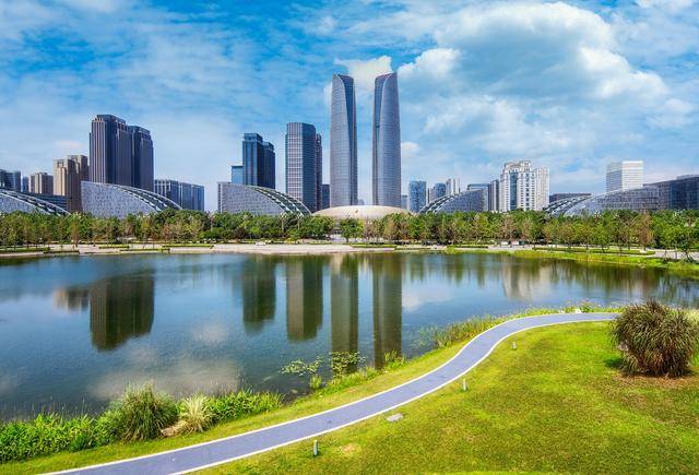 “一圈一策”精准定位 成都推动世界级、城市级、区域级商圈差异化发展